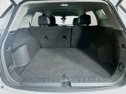 Used 2021 GMC Terrain SLT image 30