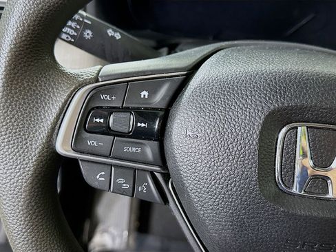 Used 2018 Honda Accord LX image 19