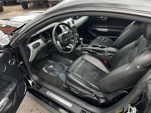 Used 2017 Ford Mustang Premium RWD image 9