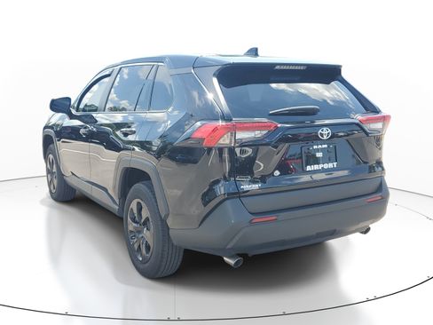 Used 2025 Toyota RAV4 LE FWD image 5