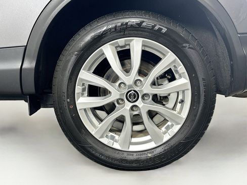 Used 2022 Nissan Rogue Sport SV image 11