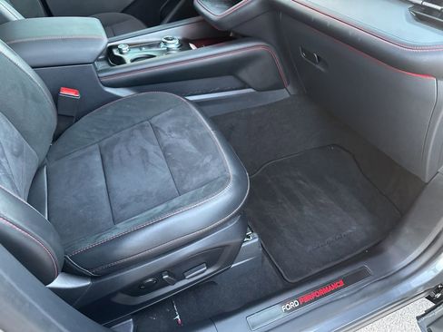 Used 2025 Ford Explorer ST image 16