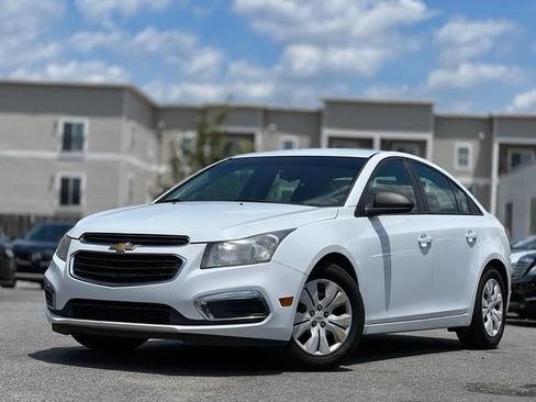Used 2015 Chevrolet Cruze LS FWD image 1