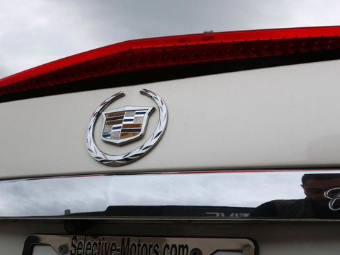 Used 2011 Cadillac CTS Premium RWD image 12