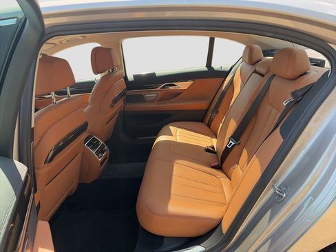 Used 2022 BMW 740i RWD image 12