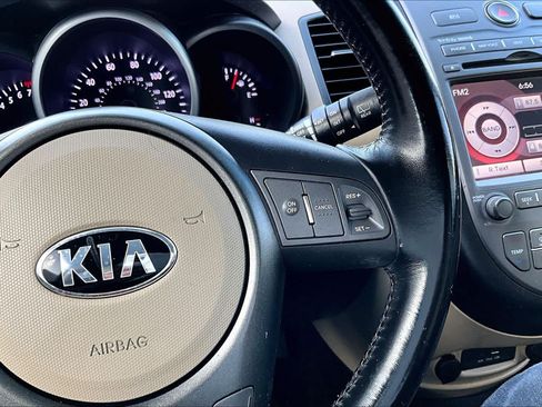 Used 2013 Kia Soul ! w/ Premium Pkg FWD image 23