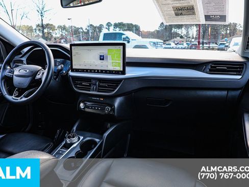 Used 2025 Ford Escape Platinum AWD/4WD image 32