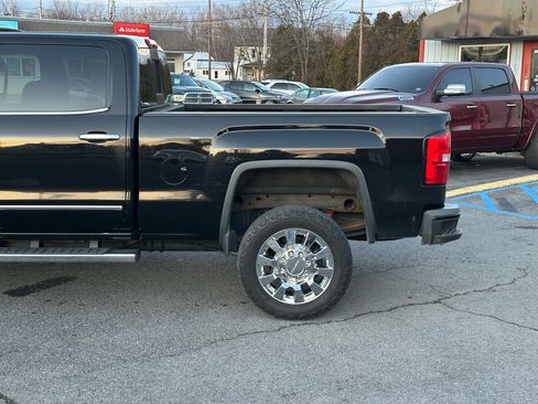 Used 2015 GMC Sierra 2500 Denali w/ Duramax Plus Package image 10