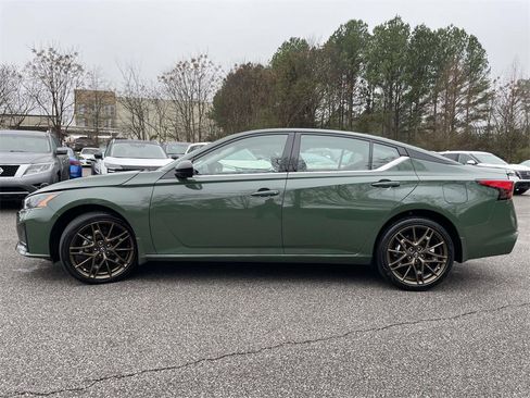 Used 2025 Nissan Altima 2.5 SR w/ SR Premium Package image 6