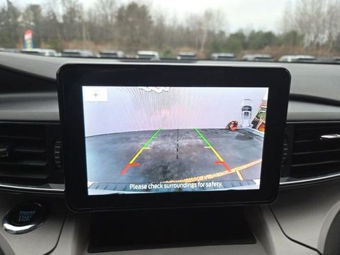 Used 2023 Ford Explorer XLT w/ Equipment Group 202A image 21