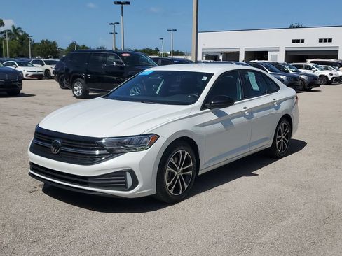Certified 2024 Volkswagen Jetta Sport FWD image 9