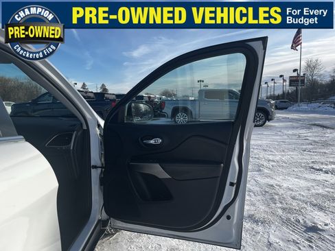 Used 2020 Jeep Cherokee Latitude Lux w/ Quick Order Package 26H Lux image 35