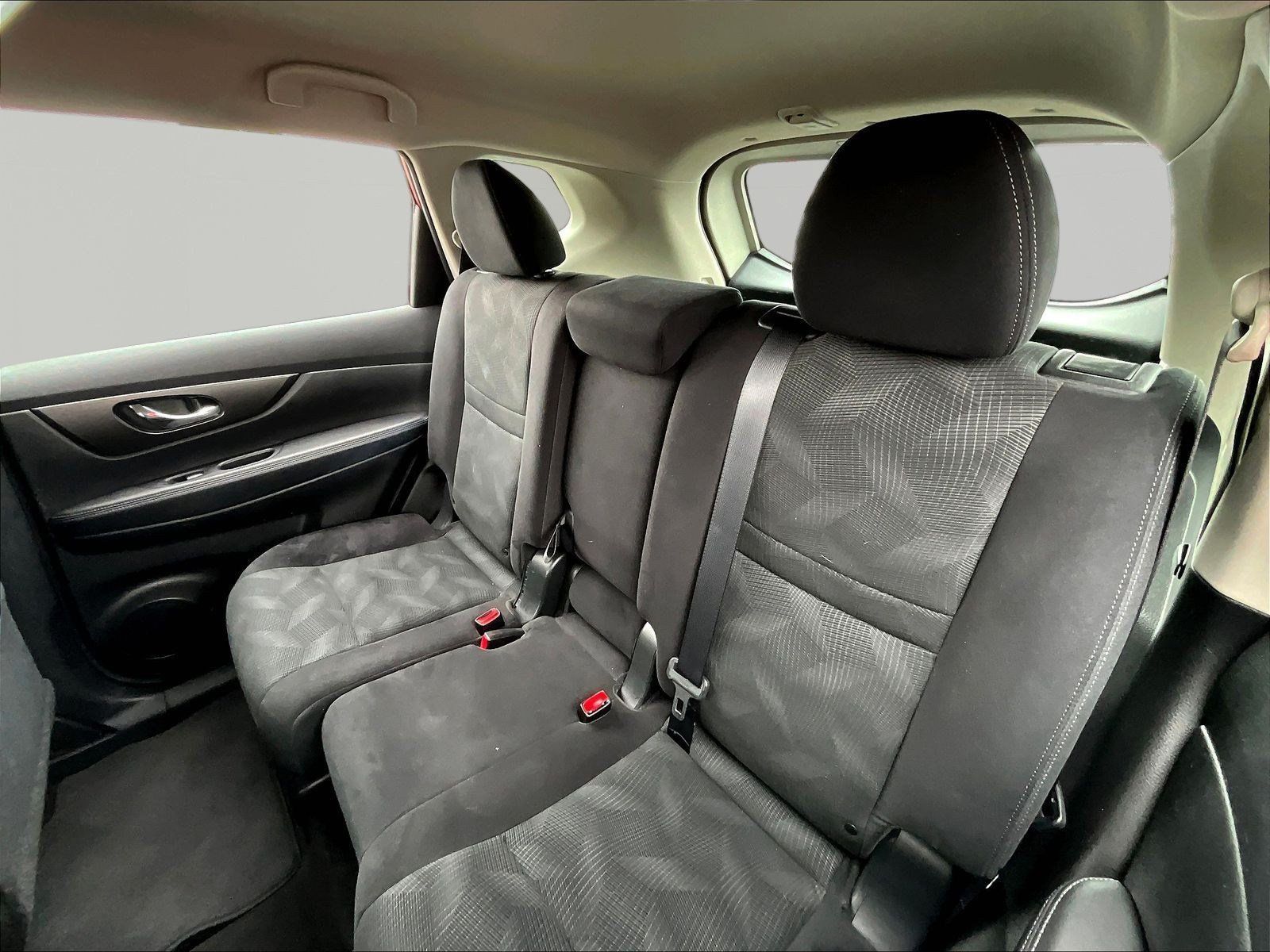 Used 2014 Nissan Rogue S AWD/4WD image 22