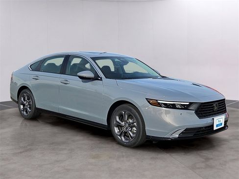 New 2025 Honda Accord EX-L image 2
