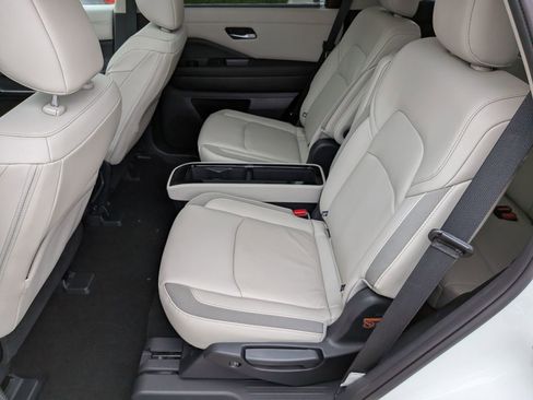 Certified 2023 Nissan Pathfinder SL w/ SL Premium Package AWD/4WD image 29