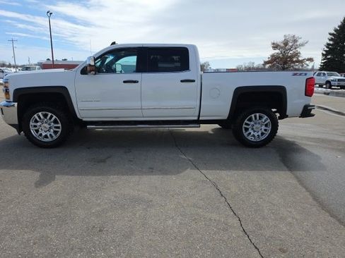 Used 2015 Chevrolet Silverado 2500 LTZ image 2