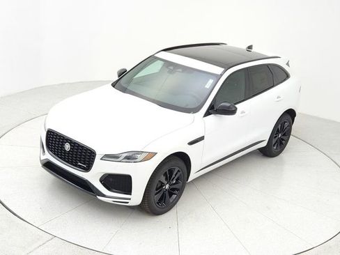 Certified 2025 Jaguar F-PACE R-Dynamic S image 13