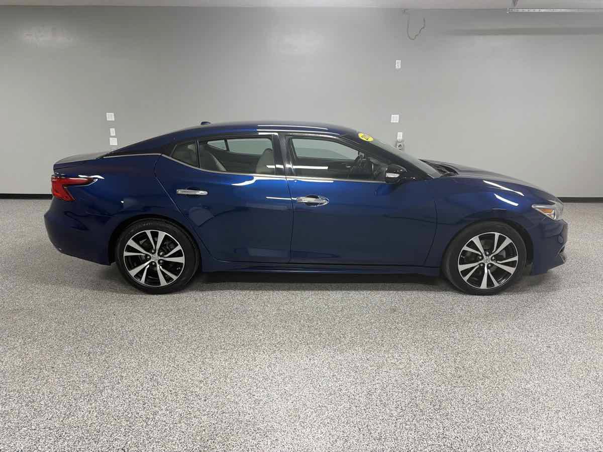 Used 2018 Nissan Maxima 3.5 SV FWD image 2