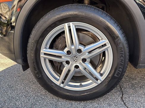 Used 2017 Porsche Cayenne image 10