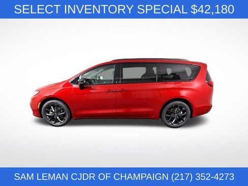 New 2026 Chrysler Pacifica Select w/ S Appearance Package FWD image 4