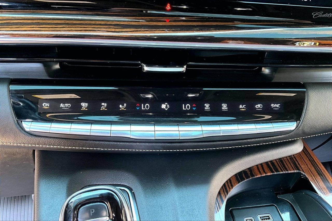 Used 2022 Cadillac Escalade Luxury RWD image 25