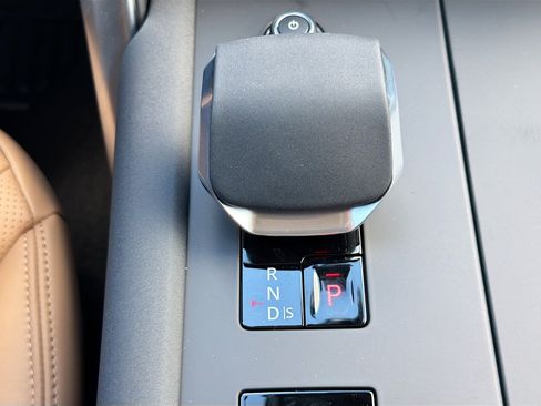 New 2026 Land Rover Discovery Limited Edition AWD/4WD image 30
