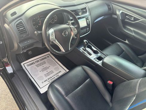 Used 2018 Nissan Altima 2.5 SR w/ SR Midnight Edition image 12