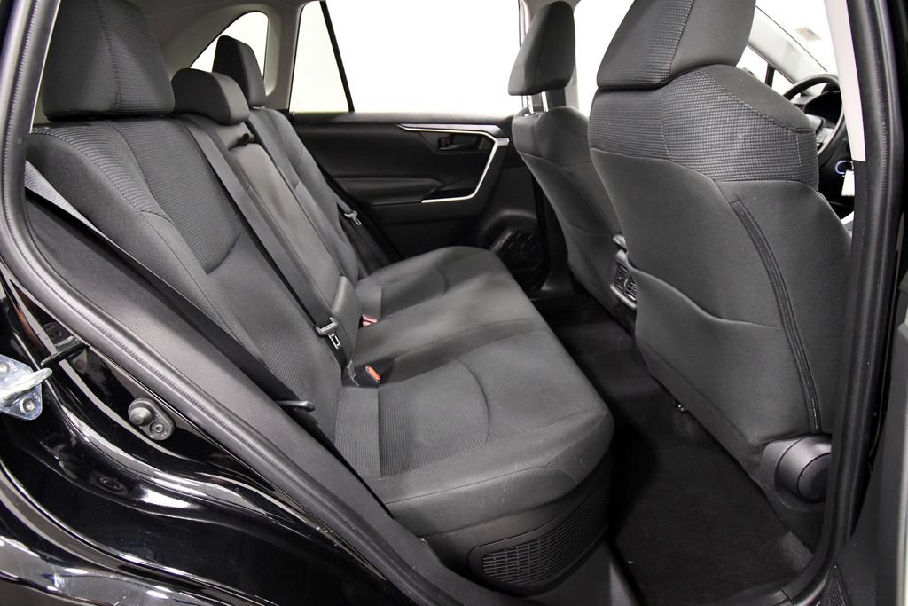 Used 2022 Toyota RAV4 LE AWD/4WD image 17