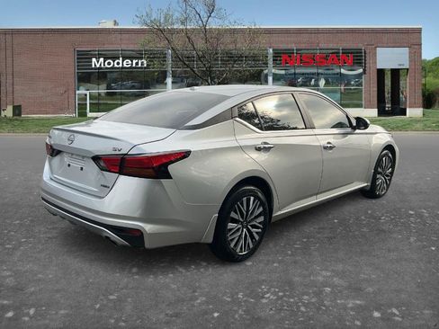 Used 2024 Nissan Altima 2.5 SV w/ SV Premium Package AWD/4WD image 4