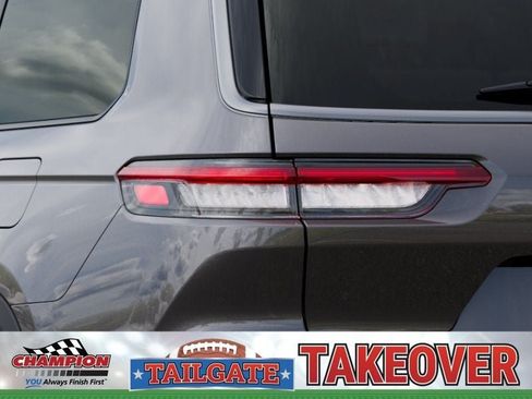 New 2026 Jeep Grand Cherokee L Limited w/ Limited Altitude Package AWD/4WD image 9
