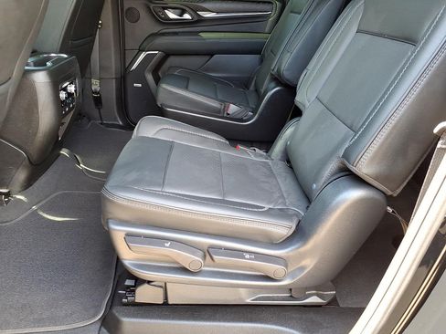 Certified 2024 GMC Yukon XL Denali w/ Advanced Technology Package AWD/4WD image 13