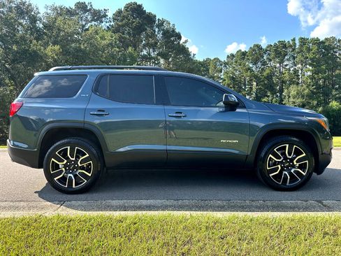 Used 2019 GMC Acadia SLT w/ Black Edition image 4