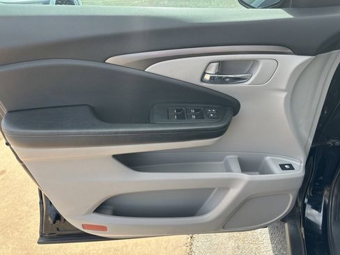 Used 2016 Honda Pilot EX image 17