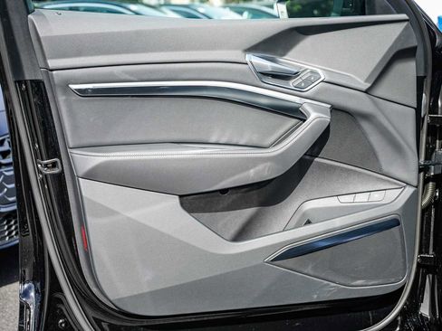 Certified 2023 Audi e-tron Premium Plus w/ Premium Plus Package image 19