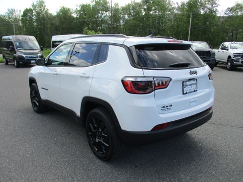 Used 2026 Jeep Compass Latitude w/ Quick Order Package 29K AWD/4WD image 7