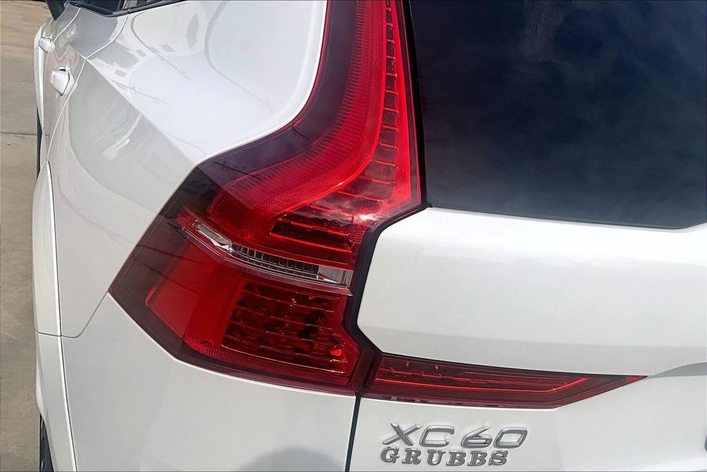 Certified 2024 Volvo XC60 B5 Ultimate w/ Protection Package Premier AWD/4WD image 40