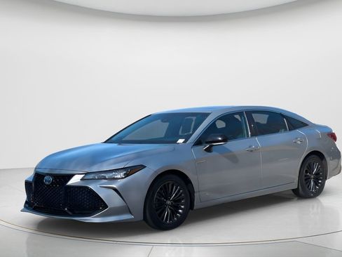 Used 2021 Toyota Avalon XSE image 1