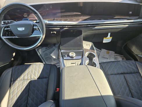 New 2026 Cadillac Escalade IQ Luxury 1 w/ LPO, Radiant Package image 7