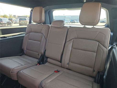 New 2026 Lincoln Navigator L Black Label AWD/4WD image 11