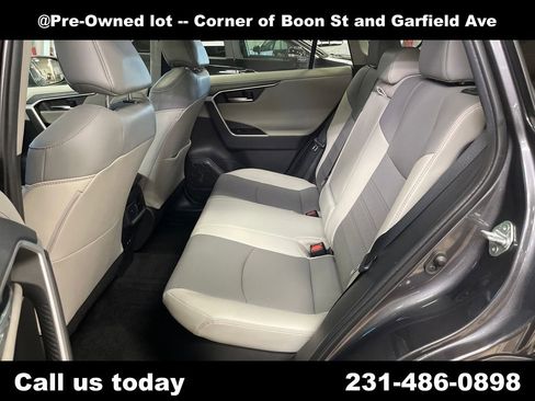 Used 2020 Toyota RAV4 Limited AWD/4WD image 21