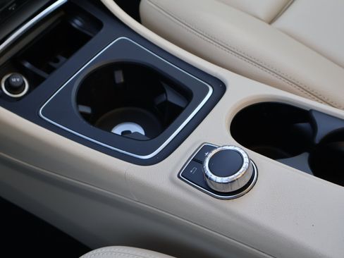 Used 2020 Mercedes-Benz GLA 250 GLA 250 image 27