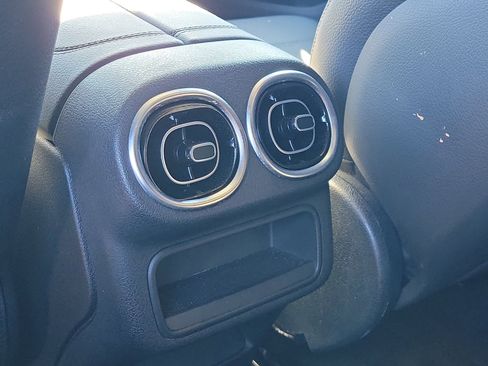 Used 2023 Mercedes-Benz GLC 300 4MATIC image 17
