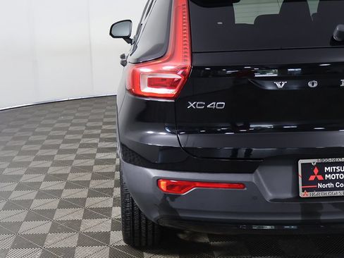 Used 2021 Volvo XC40 T5 R-Design w/ Protection Package Premier AWD/4WD image 16