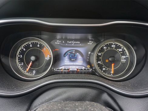 Used 2021 Jeep Cherokee Latitude Lux w/ Sun & Sound Group image 7