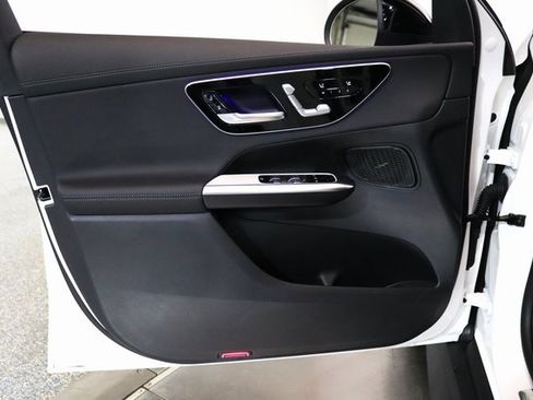 Used 2025 Mercedes-Benz GLC 350e 4MATIC w/ AMG Line image 18