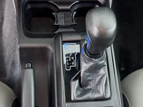 Used 2021 Toyota Tacoma SR RWD image 19