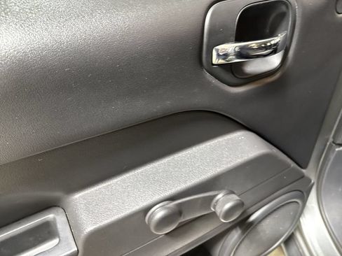 Used 2012 Jeep Patriot Sport AWD/4WD image 18