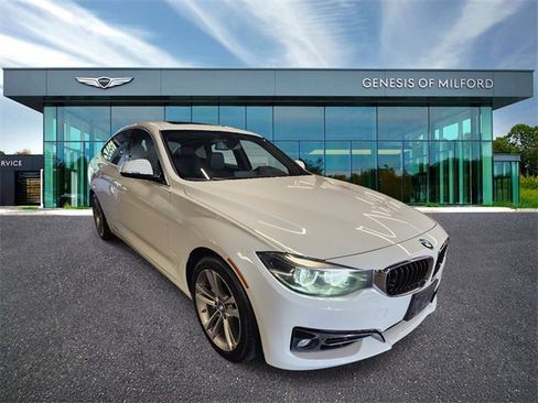 Used 2017 BMW 340i Gran Turismo xDrive image 3