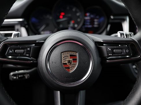 Certified 2024 Porsche Macan image 35