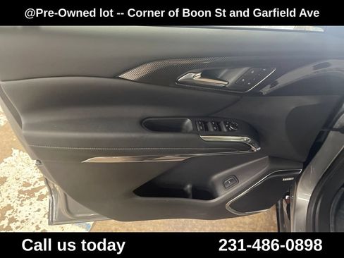 Used 2025 Chevrolet Traverse High Country w/ LPO, Floor Liner Package AWD/4WD image 15